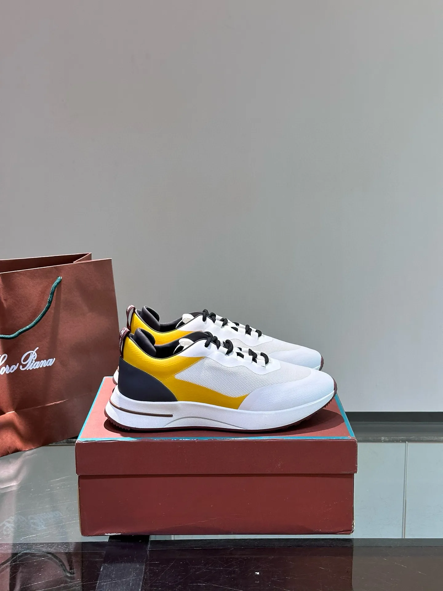 Factory price: 540💰Loro men's shoes💰iana niche Loro classic jogging shoes, men's lace-up casual shoes and sneakers, high-quality lightweight and comfortable fabrics, suitable for outdoor leisure, the color scheme is young and energetic, and it looks great with sportswear or casual suits! Size: 39-45 (38, 46 customized)